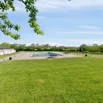 For 4 With Shared Pool 아파트