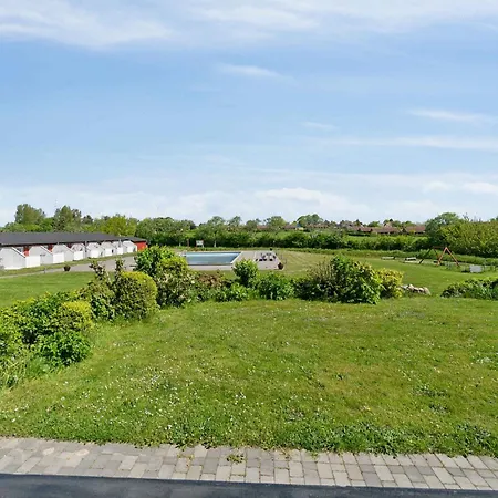 Apartament For 4 With Shared Pool Åkirkeby