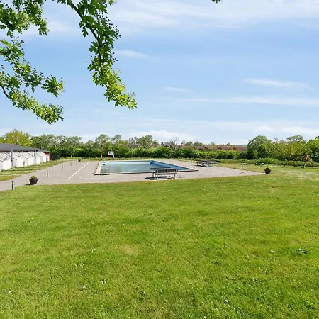 For 4 With Shared Pool Apartament