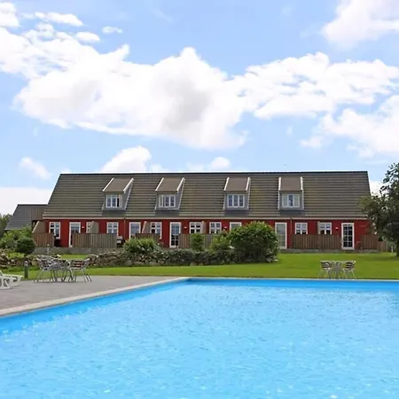 For 4 With Shared Pool Åkirkeby