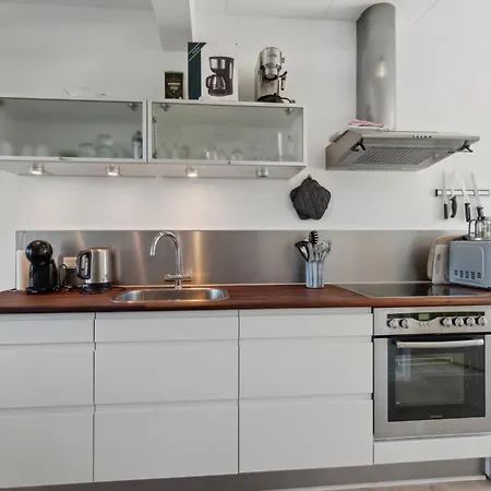 Apartament For 4 With Shared Pool Åkirkeby