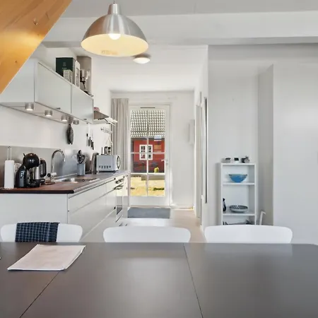 Apartament For 4 With Shared Pool Åkirkeby