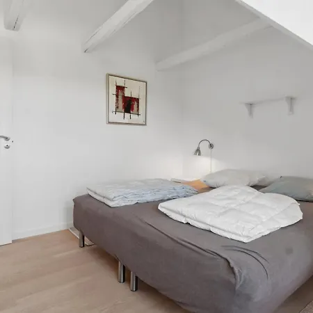 Apartament For 4 With Shared Pool Åkirkeby