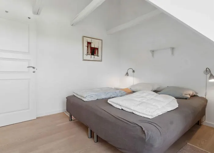 For 4 With Shared Pool Åkirkeby