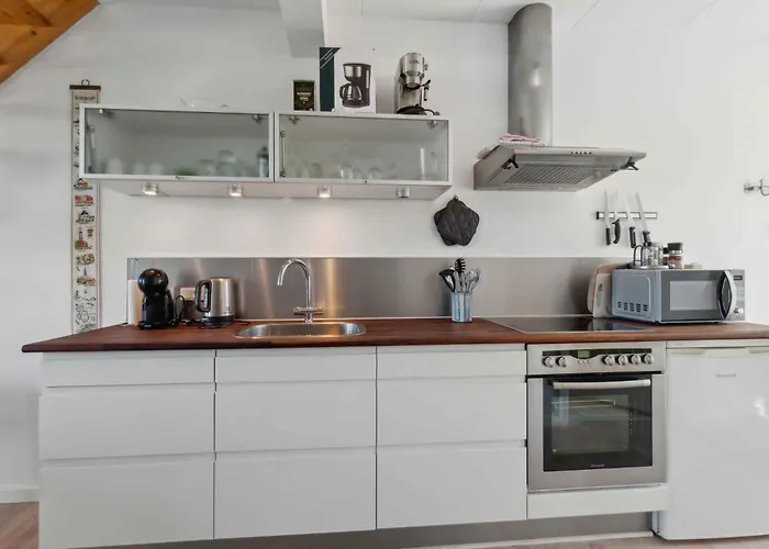 Apartamento For 4 With Shared Pool Åkirkeby