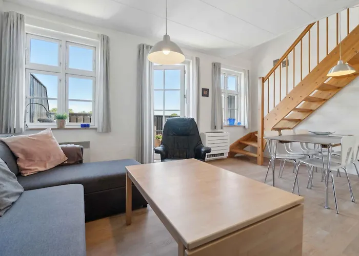 Apartamento For 4 With Shared Pool Åkirkeby