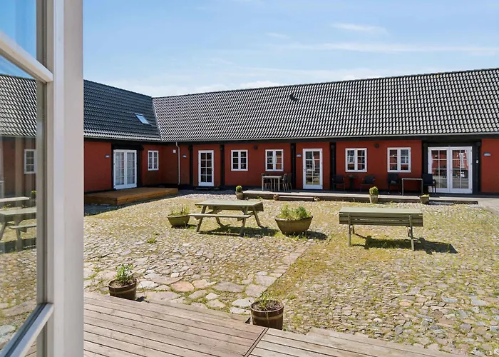 For 4 With Shared Pool Apartamento Åkirkeby